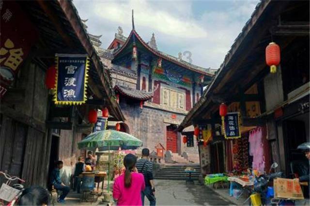 傅首尔：真实的自卑好过虚假的自信，她在奇葩说的舞台上有过哪些金句？